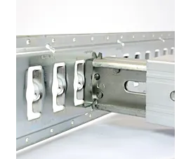 Zurrschienen & Zubehör Ladebalken für Zurrschienen - 2336 - 2616mm - 1t (Aluminium) Zurrschienen & Zubehör Ladebalken für Zurrschienen - 2336 - 2616mm - 1t (Aluminium)